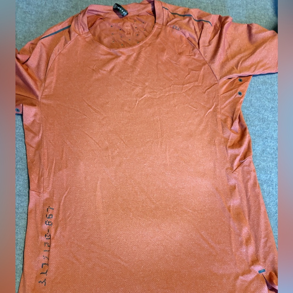 Lululemon Men’s Vent Tech Tee in Heather Burnt Orange Size M
